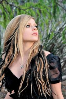 Avril Lavigne [2848x4276] [1553.59 kb]