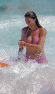 Raquel Revuelta Armengou in Bikini [353x600] [42.82 kb]