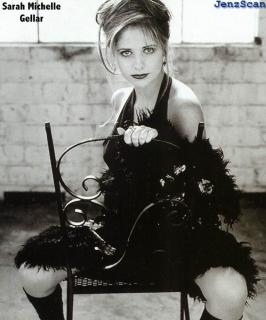 Sarah Michelle Gellar [640x768] [74.31 kb]