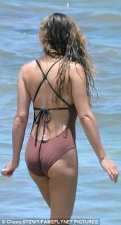 Lea Michele in Bikini [306x565] [39.54 kb]