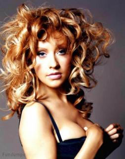 Christina Aguilera [792x1000] [95.68 kb]