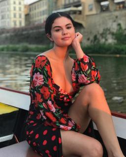 Selena Gomez [1080x1350] [179.68 kb]