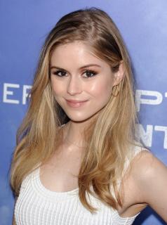 Erin Moriarty [740x992] [157.55 kb]