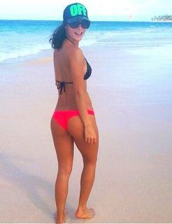 Carmen Villalobos in Bikini [768x996] [127.22 kb]