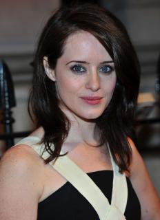 Claire Foy [2467x3401] [1323.65 kb]