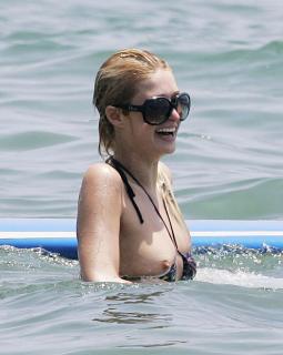 Paris Hilton en Topless [1200x1504] [156.84 kb]