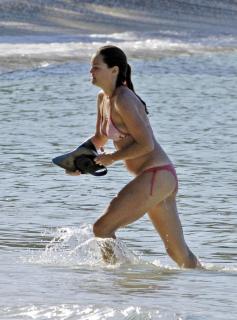 Jennifer Morrison en Bikini [1128x1520] [201.57 kb]