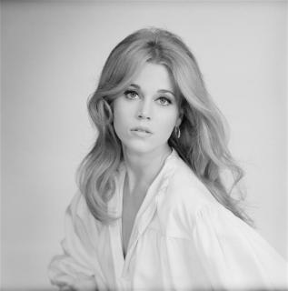 Jane Fonda [644x650] [30.33 kb]
