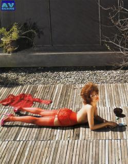 Eva Mendes dans Vogue [1169x1500] [333.41 kb]