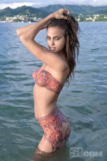 Irina Shayk in Si Swimsuit 2009 Bodypaint [444x666] [44.62 kb]