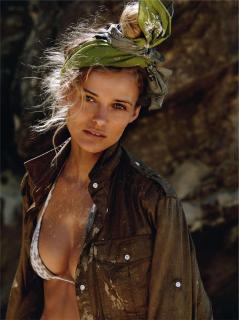 Edita Vilkeviciute en Vogue [1122x1500] [194.01 kb]