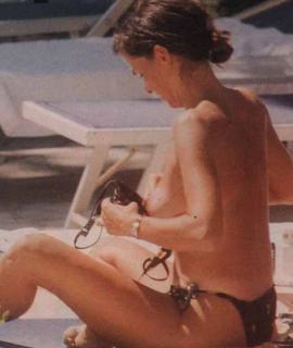 Cristina Parodi in Topless [632x747] [62.6 kb]