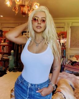 Christina Aguilera [1080x1350] [281.95 kb]