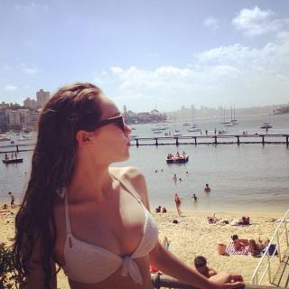 Alycia Debnam-Carey en Bikini [604x604] [80.82 kb]