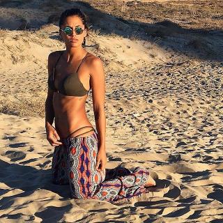 Michelle Calvó dans Bikini [640x640] [220.19 kb]