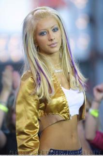 Christina Aguilera [467x700] [46.88 kb]