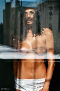 Melina DiMarco in Treats! Magazine Nude [663x1000] [144.99 kb]