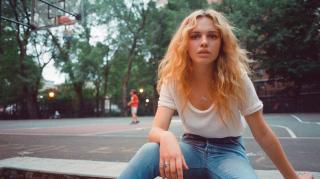 Odessa Young [1118x628] [159.32 kb]
