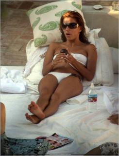 Eva Longoria dans Bikini [767x1000] [103.84 kb]