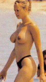 Anna Falchi en Topless [312x552] [26.74 kb]