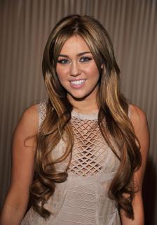Miley Cyrus [2109x3000] [747.75 kb]