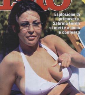 Sabrina Ferilli dans Bikini [876x974] [101.35 kb]