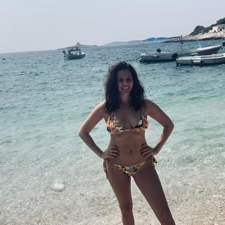 Luciana Rubinska in Bikini [1080x1078] [297.1 kb]