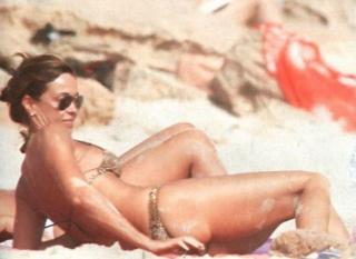 Cristina Parodi dans Bikini [646x472] [50.46 kb]