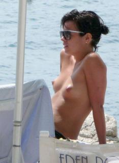 Lily Allen na Topless [600x818] [59.54 kb]