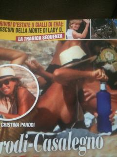 Cristina Parodi in Topless [2448x3264] [1395.1 kb]