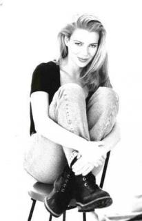 Laurie Holden [300x464] [21.88 kb]