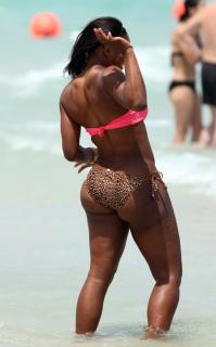 Serena Williams in Bikini [760x1216] [111.32 kb]
