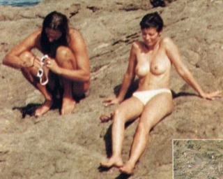 Aitana Sánchez-Gijón in Topless [483x387] [33.22 kb]