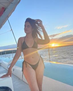 Camila Cabello in Bikini [1440x1800] [251.16 kb]