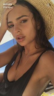 Emily Ratajkowski [640x1136] [95.99 kb]