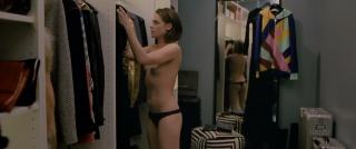 Kristen Stewart en Personal Shopper Desnuda [1280x538] [89 kb]