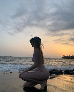 Denisse Peña dans Bikini [1080x1350] [213.2 kb]
