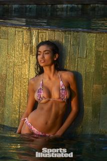 Kelly Gale na Si Swimsuit 2017 [1280x1920] [548.88 kb]