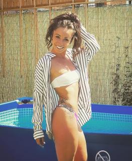 María Hinojosa in Bikini [1080x1310] [627.05 kb]