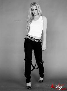 Avril Lavigne [1000x1358] [177.19 kb]