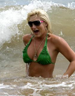 Brooke Hogan in Bikini [1200x1524] [432.53 kb]