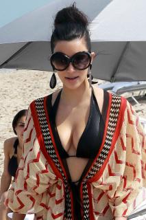 Kim Kardashian [1200x1800] [340.1 kb]
