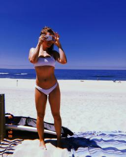 Natalia Rodríguez Arroyo in Bikini [1080x1350] [137.44 kb]