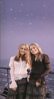 Mary-Kate y Ashley Olsen [620x1127] [78.43 kb]