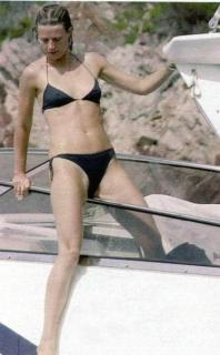Gwyneth Paltrow na Bikini [372x600] [31.32 kb]