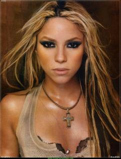 Shakira [876x1150] [157.78 kb]