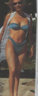 Ivonne Reyes in Bikini [591x1476] [117.79 kb]