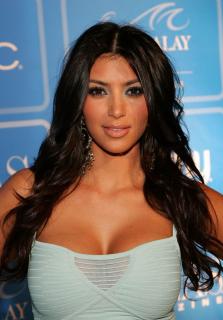 Kim Kardashian [713x1023] [128.42 kb]