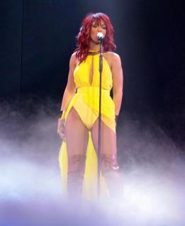 Rihanna [1308x1600] [151.06 kb]