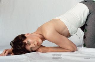 Milla Jovovich dans Pop Magazine [800x522] [78.75 kb]